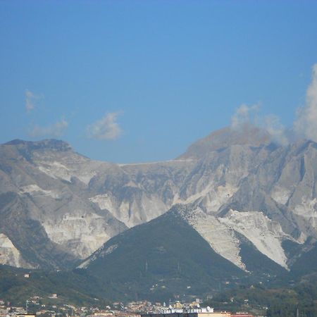 Hotel Tenda Rossa Marina Di Carrara Exterior photo