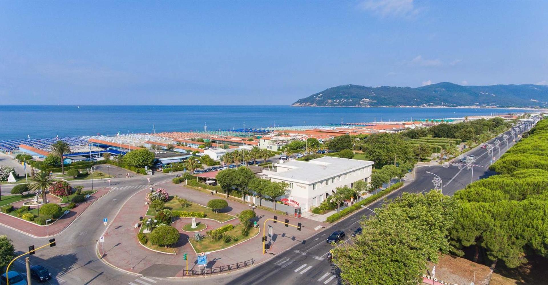 Hotel Tenda Rossa Marina Di Carrara Exterior photo